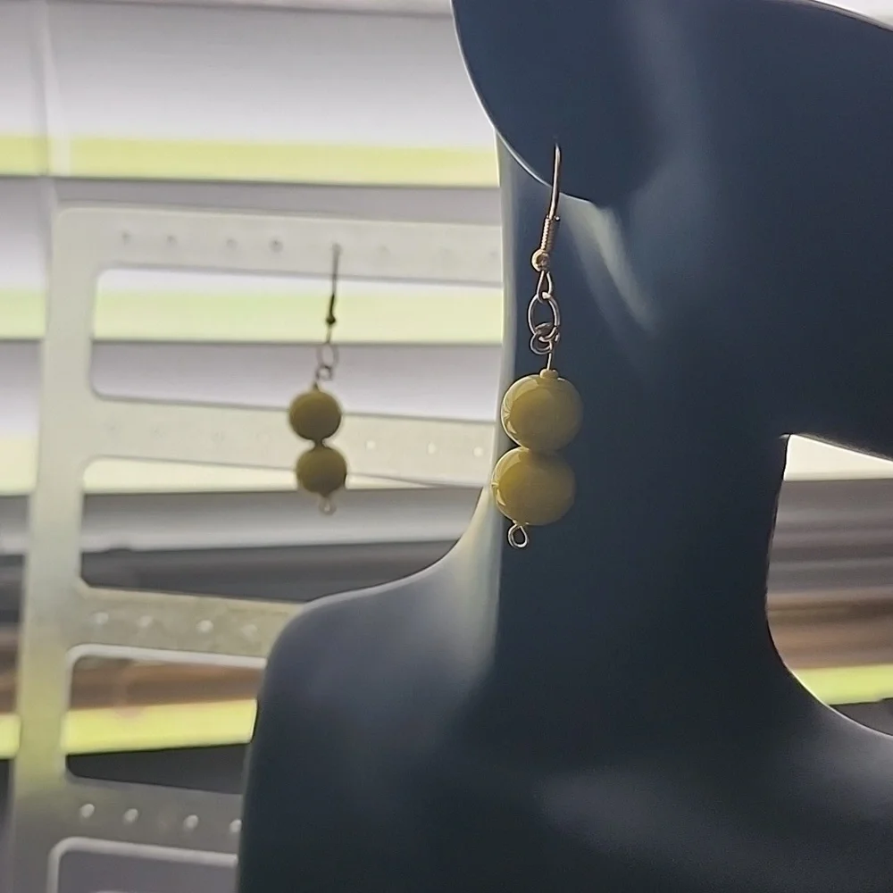 handmade Yellow Beaded Earrings - Picture 4 of 4